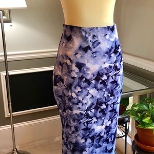 NWOT skirt, never worn. Elastic waist, fits 8-10.